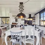 בית נופש Astrup Vig Hideaway, Thatched With Shelter & Serenity רוסלב