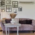 Astrup Vig Hideaway, Thatched With Shelter & Serenity בית נופש רוסלב