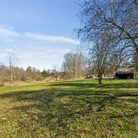 Astrup Vig Hideaway, Thatched With Shelter & Serenity * Roslev