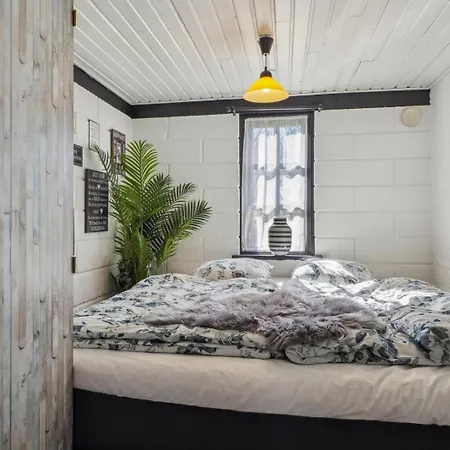 Tatil Evi Astrup Vig Hideaway, Thatched With Shelter & Serenity Roslev
