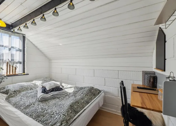 Astrup Vig Hideaway, Thatched With Shelter & Serenity Holiday home