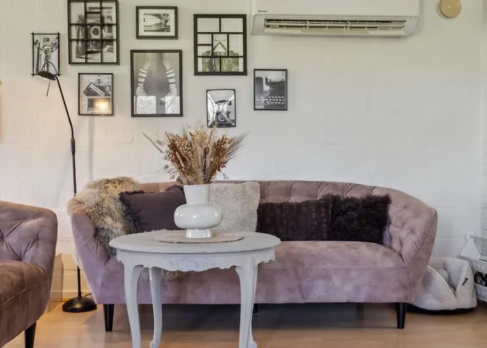 Astrup Vig Hideaway, Thatched With Shelter & Serenity Hébergement de vacances Roslev