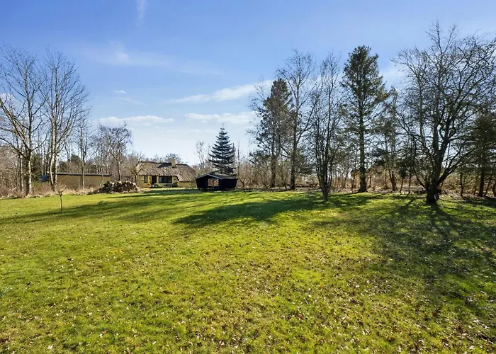 Astrup Vig Hideaway, Thatched With Shelter & Serenity Hébergement de vacances *