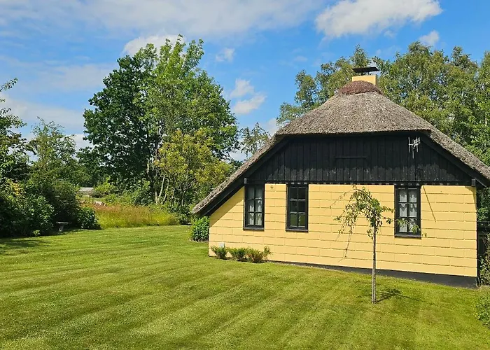 Astrup Vig Hideaway, Thatched With Shelter & Serenity